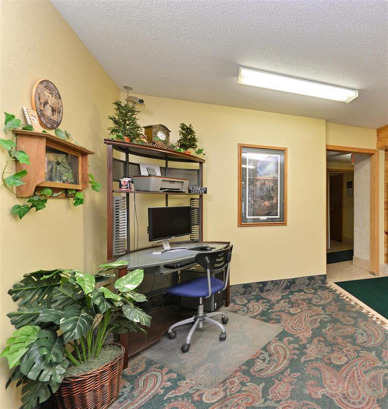 Americas Best Value & 2* Detroit Lakes