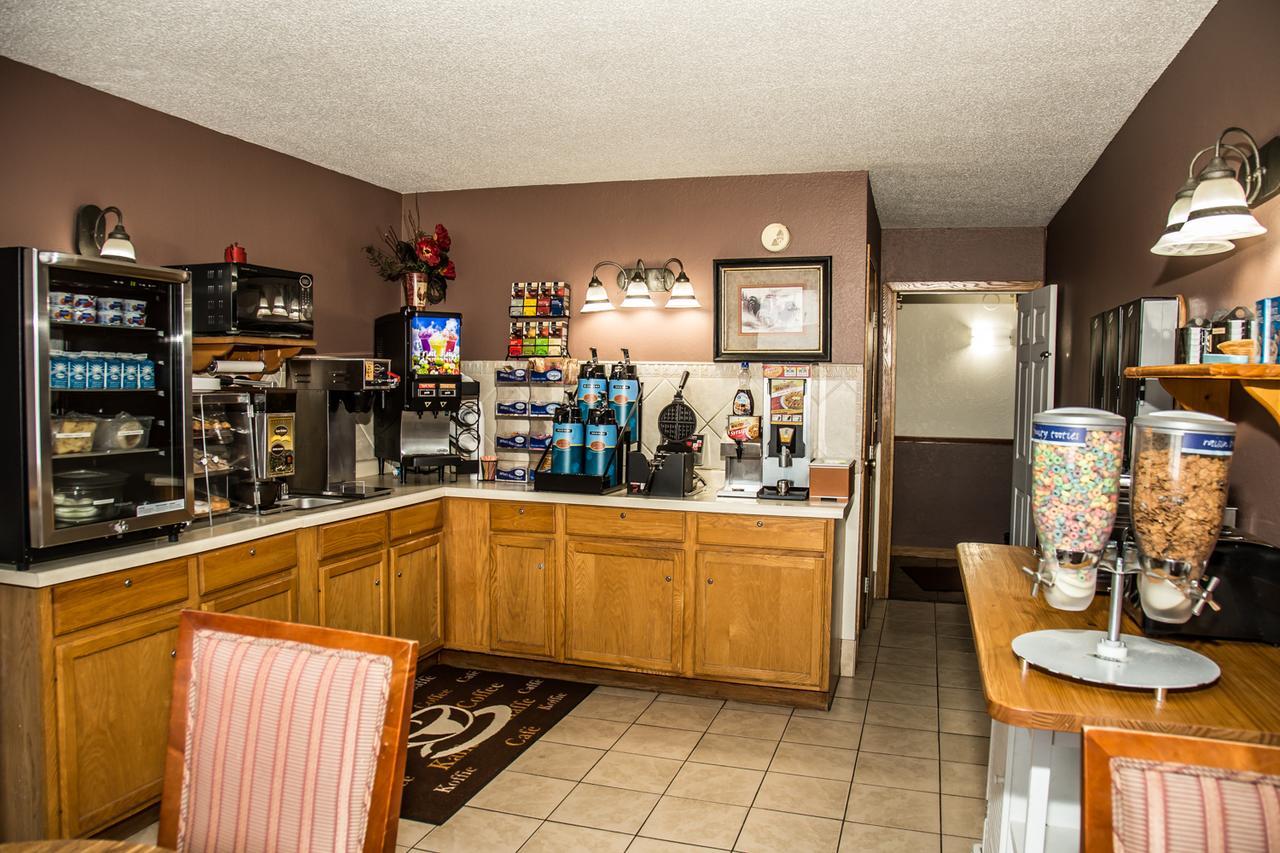 Americas Best Value & Hotel Detroit Lakes
