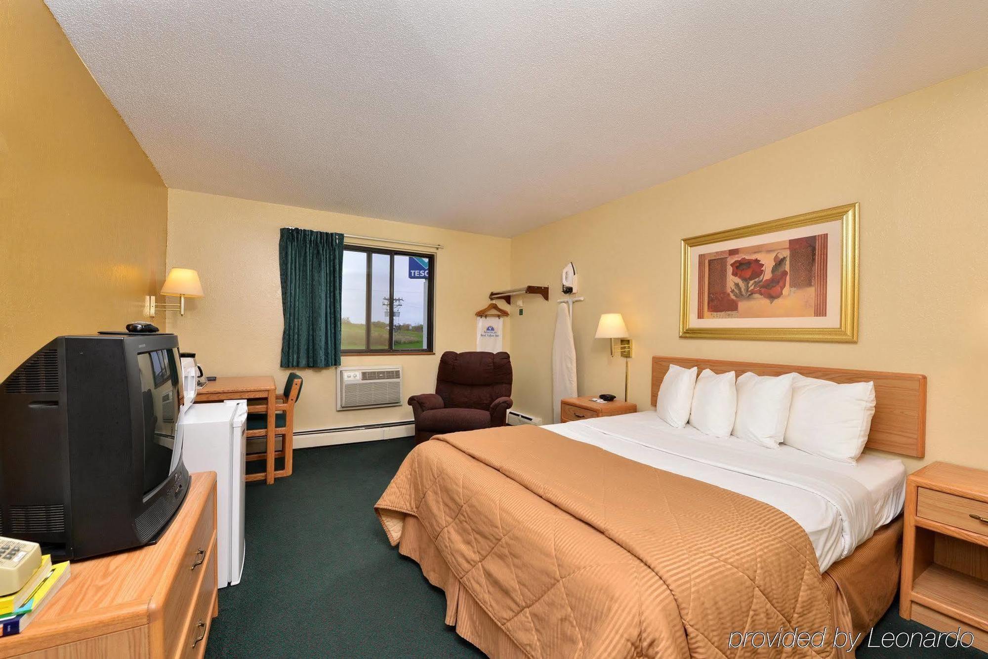 Hotel Americas Best Value & Detroit Lakes