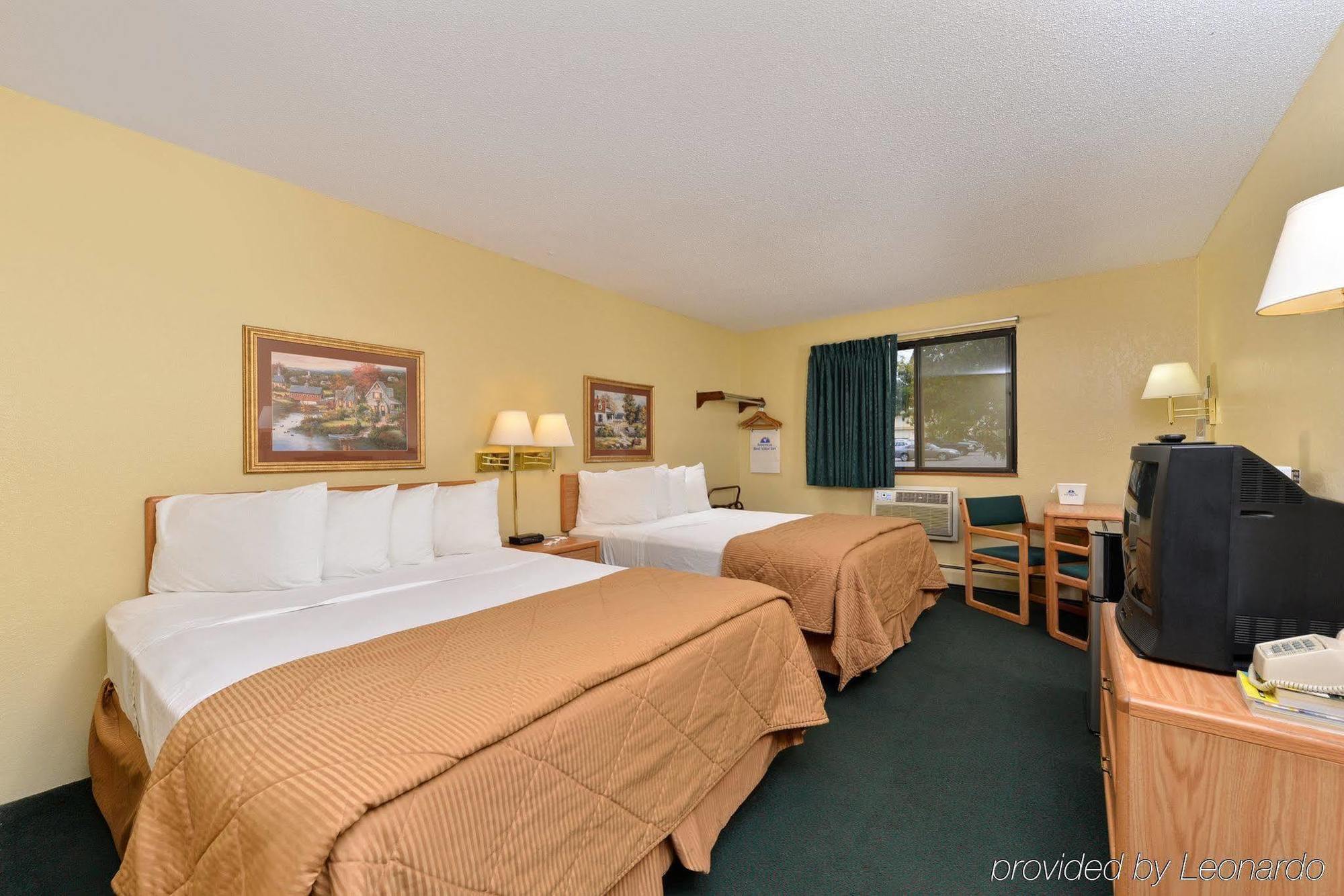 Hotel Americas Best Value & Detroit Lakes