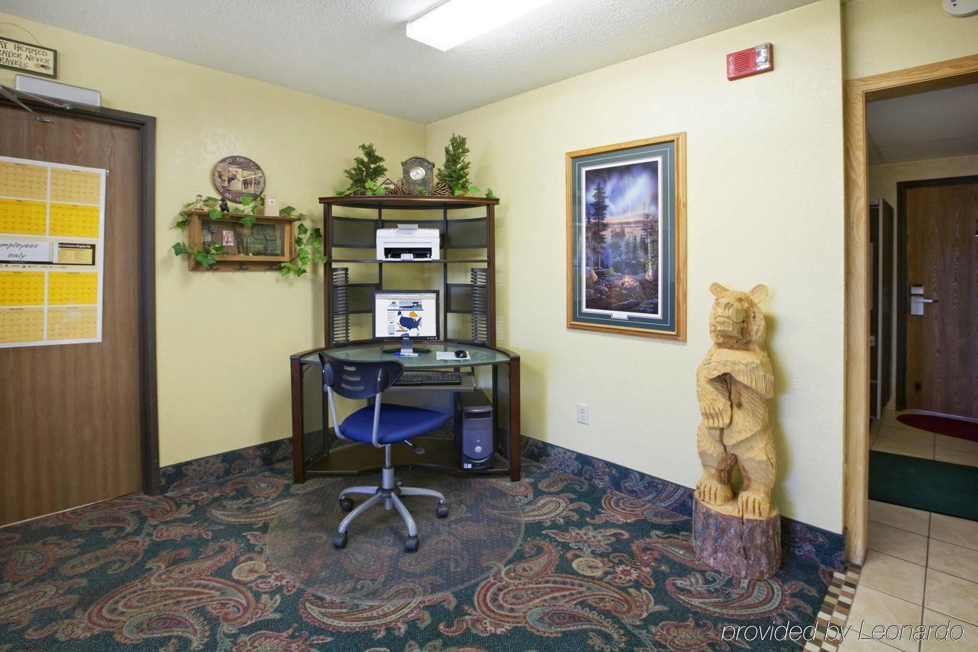 Hotel Americas Best Value & Detroit Lakes