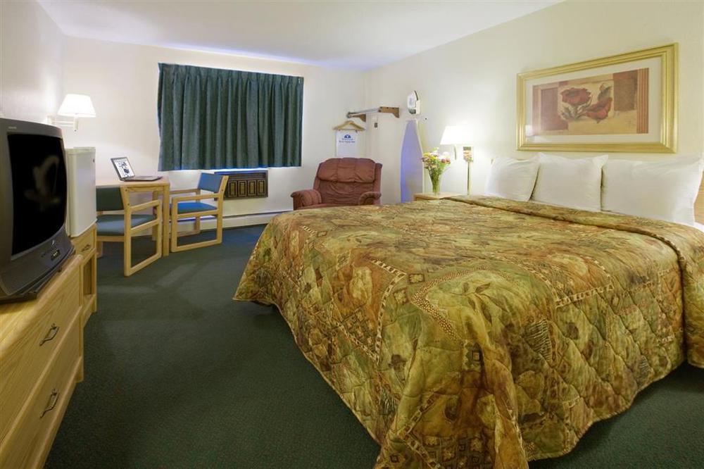 Americas Best Value & Hotel Detroit Lakes